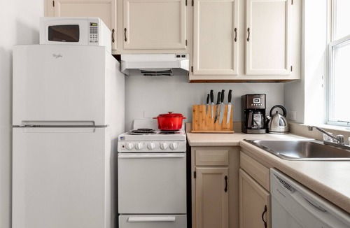 Adams Morgan Apartment | Smart Dupont Circle 1BR nr. U Street, Metro & Glen’s Mkt by Blueground