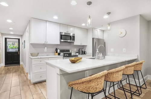 Capitol Hill Apartment | Sojourn Modern Stay in Historic Capitol Hill