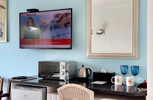 Heldervue House | Somerset View Guest House universally accessible Hearty Home Made breakfast