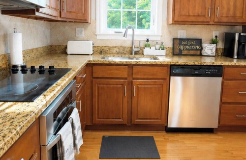 Camp Springs House | Soothing 1-bedroom house with Free Parking in Fort Washington