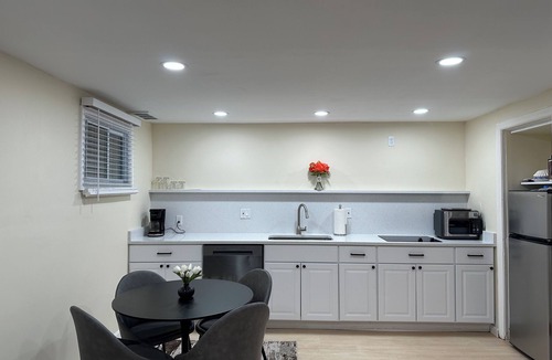 Bethesda Apartment | Soothing 1-bedroom apartment in welcoming Bethesda nr Metro & NIH