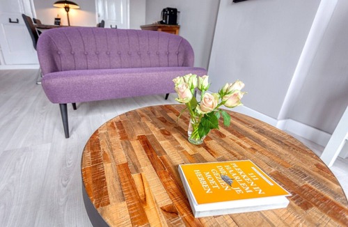 Centrum Apartment | Spacious 2-4p Family Stay Haarlem, 10 min walk Centre, Easy Train to Amsterdam