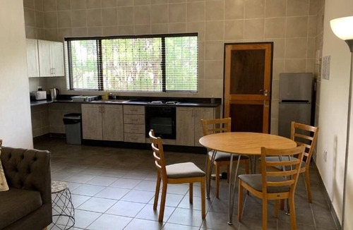 Hartbeespoort Apartment | Spacious 2-Bedroom Apartment with Garden View in Hartbeespoort