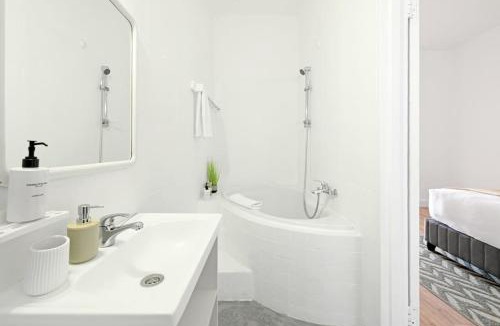 Green Point Villa | Spacious 3 Bedroom Villa BBQ Pool Ocean View
