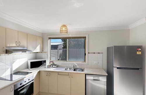 Broulee House | Spacious 4-Bed Home 2-Min to the Beach