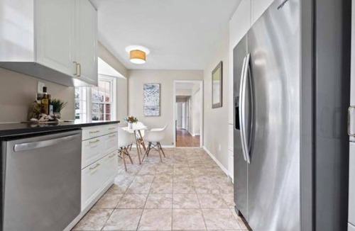 Colesville House | Spacious 4-bedroom house in amazing Silver Spring with WiFi, AC