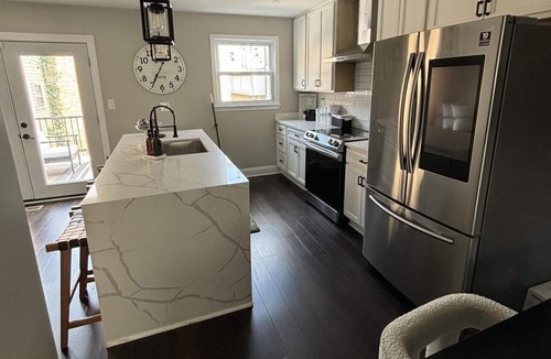 Fairlawn House | Spacious 4-bedroom townhome in brilliant Washington with WiFi, AC