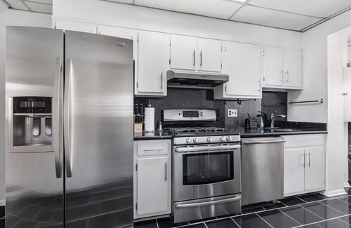 Park View House | Spacious 4BR DC Townhouse with Free Parking