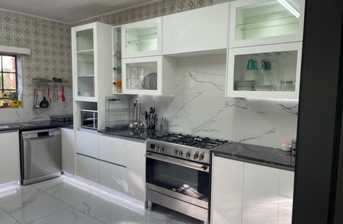Greater Johannesburg Metropolitan Area House | Spacious 5-bedroom house in the Heart of Linden with swimming pool