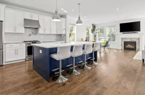 College Park House | Spacious 5-bedroom home in Hyattsville, Maryland