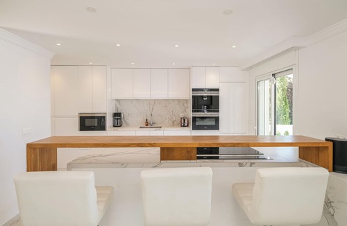 Torreblanca Villa | Spacious 8-bedroom villa in perfect Fuengirola with private pool