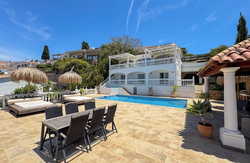 Torreblanca Villa | Spacious 8-bedroom villa in perfect Fuengirola with private pool