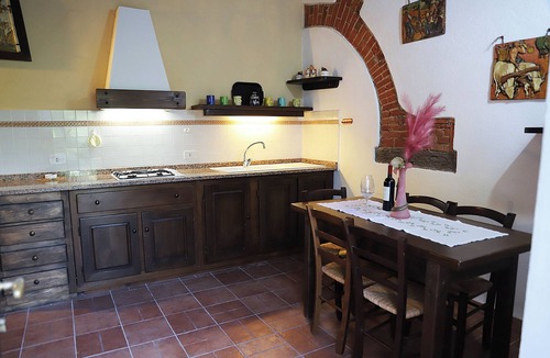 Bolgheri Apartment | Spacious 8 pers. family apartment with pool near the sea.