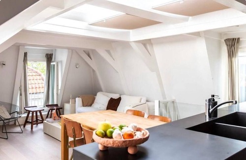 Jordaan Apartment | Spacious and charming Amsterdam-Jordaan home