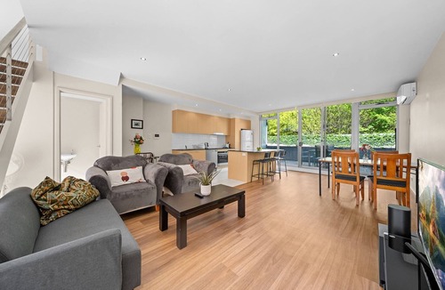 City West Apartment | Spacious Apartment with Gym & Pool Access