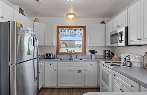 Rodanthe House | Spacious Beach Home w/Pool, Hot Tub, Game Room & Ocean Views