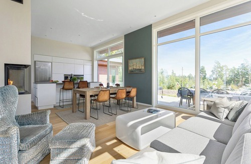 Baerum Municipality House | Spacious cabin on car-free island with view