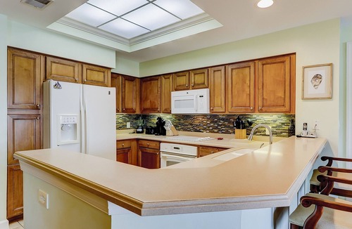 Shelter Cove Condo | Spacious Condo w/Free WiFi, Private Balcony, Washer/Dryer, Shared Pool & Hot Tub