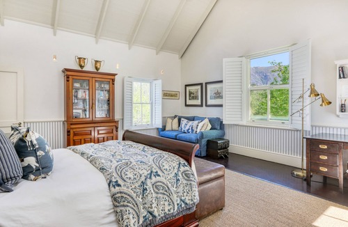 Alphen House | Spacious, farm-styled 5 bedroom Constantia home.Wine tasting&purchases available