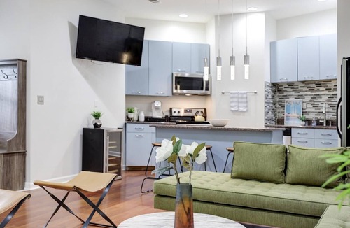 Eckington Hotel | SPACIOUS GARDEN OASIS IN THE HEART OF DC! WALKABLE TO IT ALL!