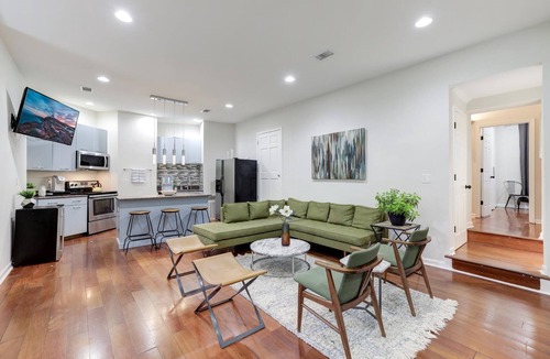 Eckington Hotel | SPACIOUS GARDEN OASIS IN THE HEART OF DC! WALKABLE TO IT ALL!