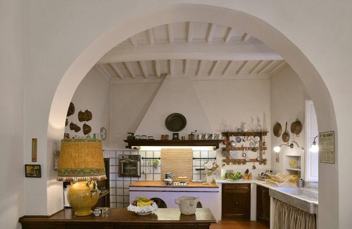 Lari Apartment | Spacious Mansion, Casciana