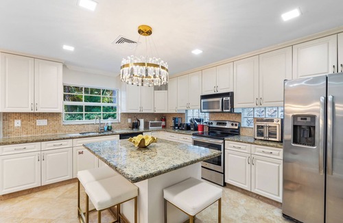 Fort Lauderdale Villa | ★ Spacious Modern Coastal Retreat w/Private Pool/30-35 min to FIFA!