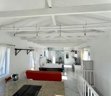 Marina da Gama Apartment | Spacious Park Island Studio at the Lake