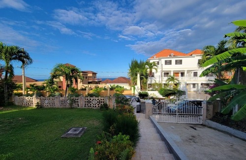 Tower Isle House | Spacious Property with awesome scenic views-10 minutes from Ocho
