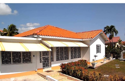 Tower Isle House | Spacious Property with awesome scenic views-10 minutes from Ocho