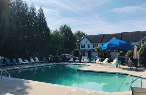 Greensboro House | Spacious Renovated 3bedroom w/WiFi and Near PTI Airport in tranquil Greensboro