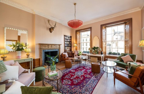 New Town House | Spacious Room on Frederick St - Room 6 (2nd floor)