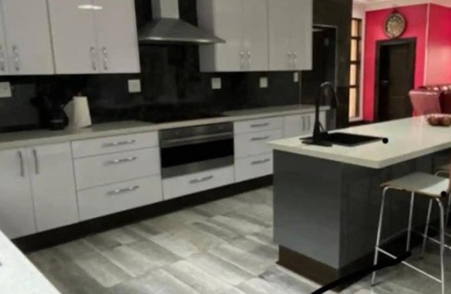 Hartbeespoort Villa | Spacious villa with 5 bedrooms and WiFi, AC in fantastic Hartbeespoort
