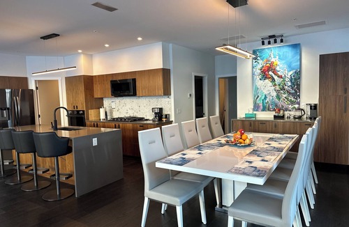 Sun Peaks Condo | Spectacular Ski-in/Ski-out Penthouse at Sun Peaks. Panoramic Mountain Views!