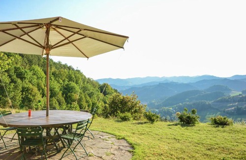 Tredozio Villa | Sprawling Villa with Breathtaking Views in Emilia-Romagna