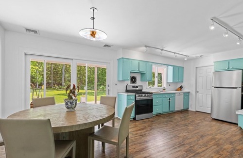Springs House | Springs/Amagansett area. Walk to bay. Private/4 bedrooms