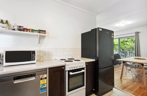 Mosman Park Apartment | St Leo's Hideaway: 2BR Apartment Near Beach in Mosman Park