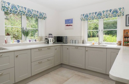 Nether Westcote Cottage | ST. MARY'S HOUSE, pet friendly in Bourton-On-The-Water