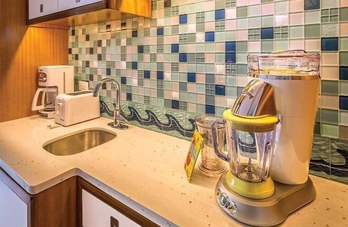 Frydendal Condo | St. Thomas! King Bed Studio - Pool, Kitchenette, Private Balcony and Beach, WiFi