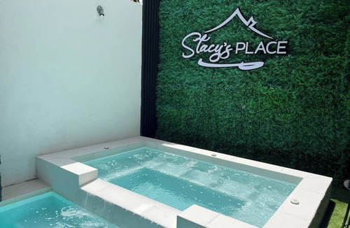 Saint James Apartment | Stacys Place #3: Studio Apartment