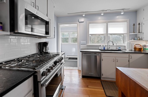 Baileys Harbor House | Starflower Cottage- Vintage Charm on the Lake