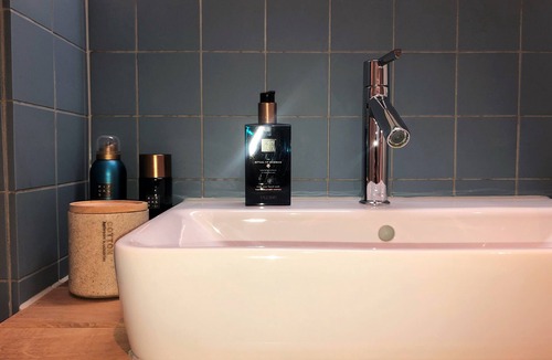 Czaar Peterbuurt Bed & Breakfast | Stay completely private in our centrally located 18th century house