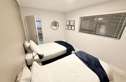 Century City Apartment | Stay in style at Waters Edge near Canal Walk