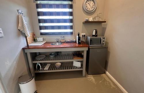 Magaliesberg Apartment | Steenkoppies estate semi self catering unit 1