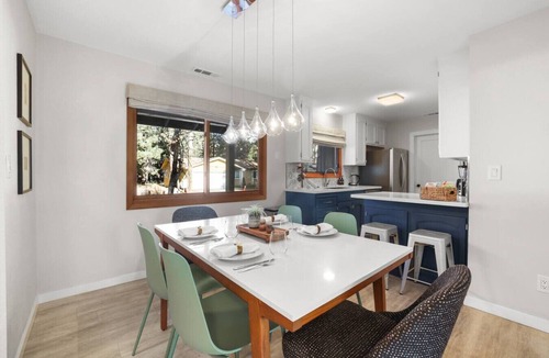 Tahoe Island House | Steller’s Jay Getaway - Pet Friendly in City of SLT