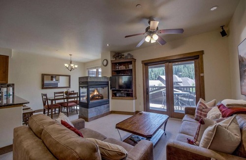 Copper Mountain Village Condo | Steps to Skiing! Modern 2BR Retreat w/Deck, Garage & Fireplace