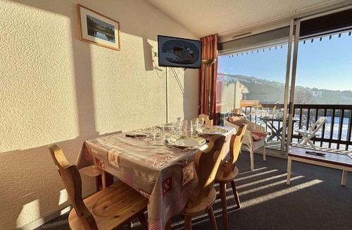 Notre-Dame-de-Bellecombe Apartment | Studio cosy à Notre-Dame-de-Bellecombe proche des pistes - FR-1-595-19