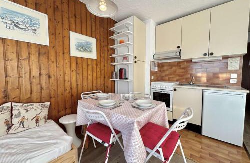 Notre-Dame-de-Bellecombe Apartment | Studio cosy à Notre-Dame-de-Bellecombe près des pistes - FR-1-595-24