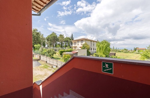 Montopoli in Val d'Arno Apartment | Studio 'Numero 5' with Shared Garden, Balcony and Air Conditioning