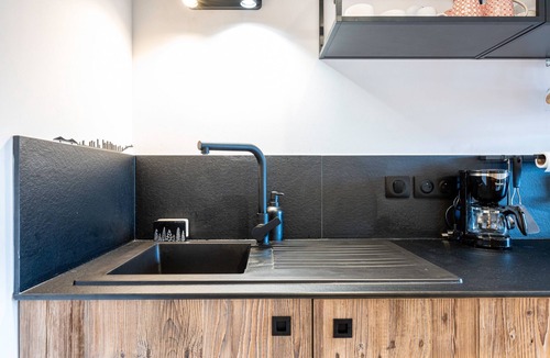 Bisanne 1500 Apartment | Studio 'Le Petit Érable - Mont Blanc View' with Mountain View, Private Terrace and Wi-Fi